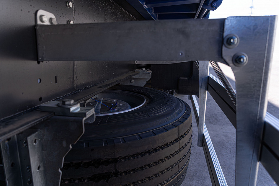 Зерновоз самосвальный 46-58 м3 трёхосный
