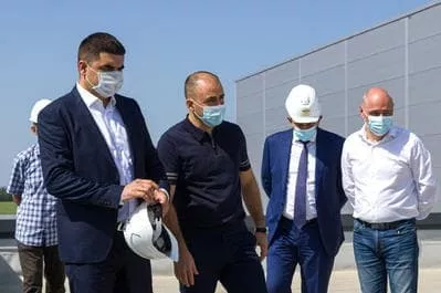 Сегодня на территории нового завода BONUM состоялась встреча с главой Аксайского района Сергеем Бодряковым. 